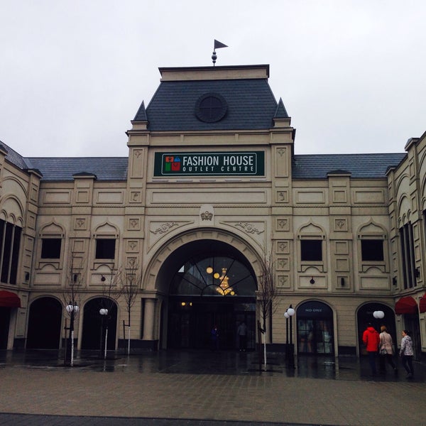 Аутлет центр фэшн хаус. Fashion house outlet горелово. Фэшн хаус аутлет таллинское. Аутлет чёрная грязь. Fashion house outlet таллинское.