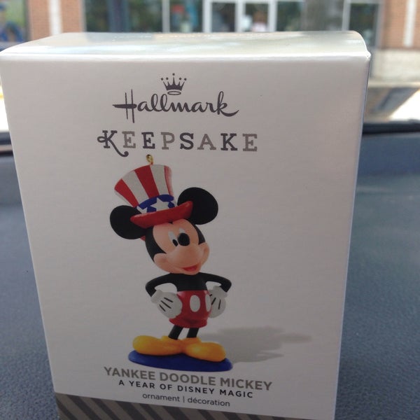 Hallmark Gift Store in Woodbridge