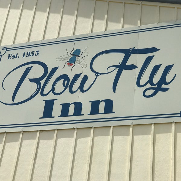 Foto tirada no(a) Blow Fly Inn por Terry B. em 7/2/2017