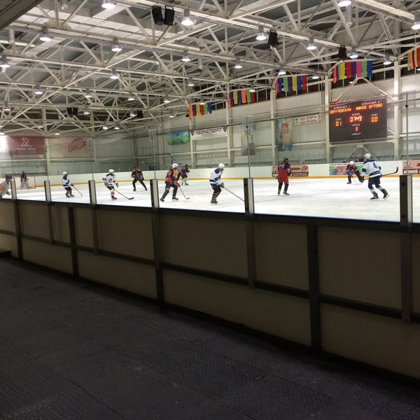 Дворец спорта метеор днепропетровск. Каток метеор южное бутово. Дс метеор днепропетровск. Дворец метеор. Ледовый дворец метеор.