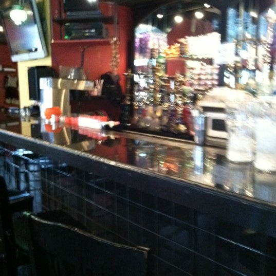 Foto tirada no(a) Skewers Bar &amp; Grill por Lisa S. em 10/8/2012