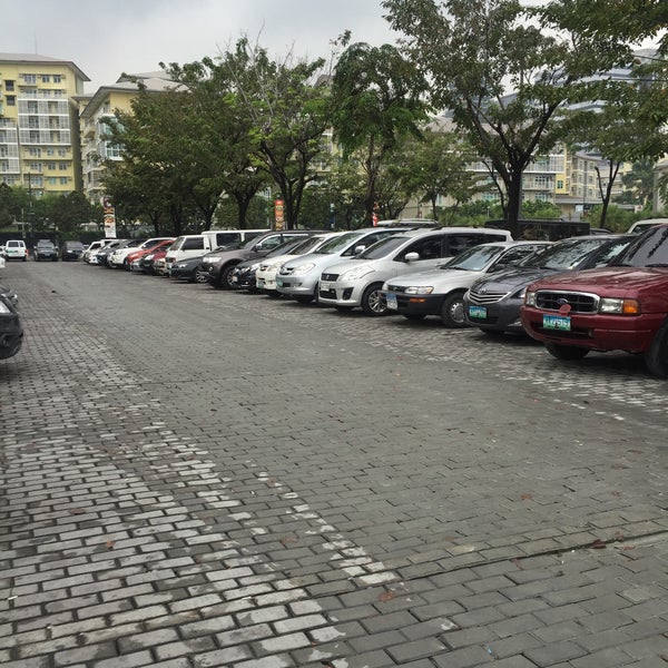 Open parking. парковка на улице. машина на парковке. красивая подземная парковка. Parking lot car.