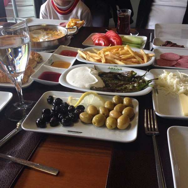 Foto diambil di Konya Arena Restaurant oleh Hülya Y. pada 1/25/2015