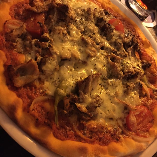 3/20/2015 tarihinde Stefan F.ziyaretçi tarafından Athos Grill &amp; Pizzeria'de çekilen fotoğraf