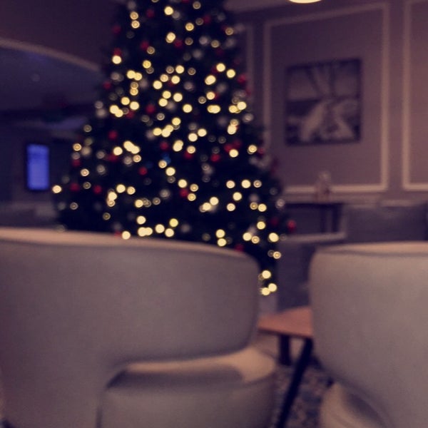 Foto diambil di Bournemouth Highcliff Marriott Hotel oleh A pada 12/23/2017
