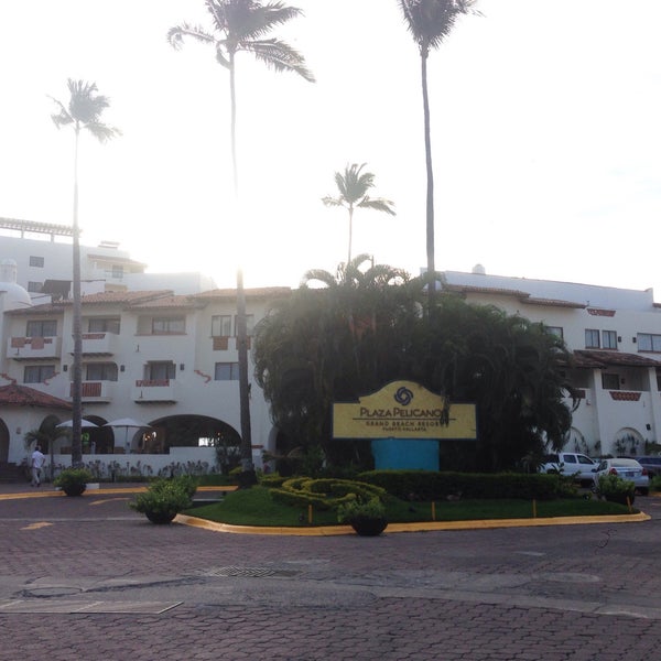 4/14/2016에 Kar D.님이 Plaza Pelicanos Grand Beach Resort에서 찍은 사진