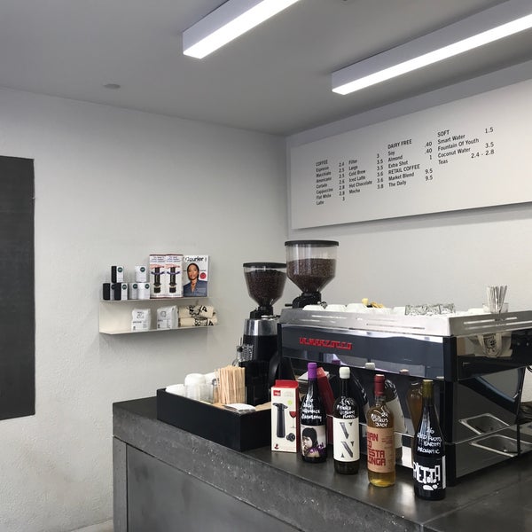 c22bf22a915de558480f43c8311d0a7b.jpg (3264 × 2176) Cafe design, Coffee shop desi