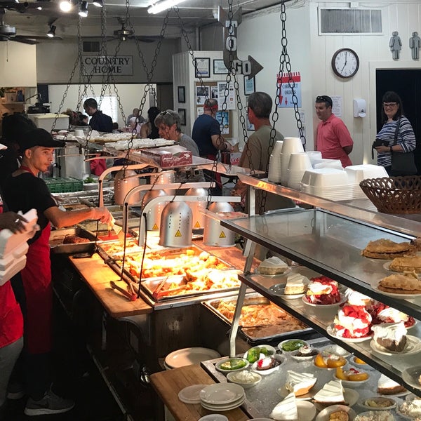 9/14/2018 tarihinde Martina S.ziyaretçi tarafından Matthews Cafeteria'de çekilen fotoğraf
