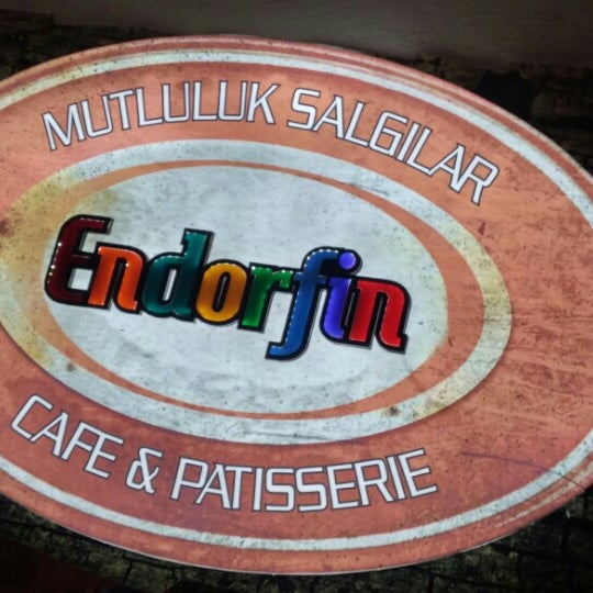 Photo taken at Endorfin Cafe by Alptuğ Muzaffer S. on 5/29/2016