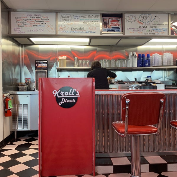 Photo prise au Kroll&#39;s Diner par Larry R. le3/1/2020