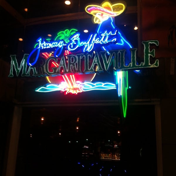 Photo taken at Jimmy Buffett&#39;s Margaritaville by Juan O. on 9/23/2013