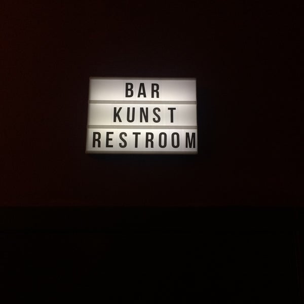 Foto tirada no(a) Kunst Café Bar por Anna F. em 1/25/2017