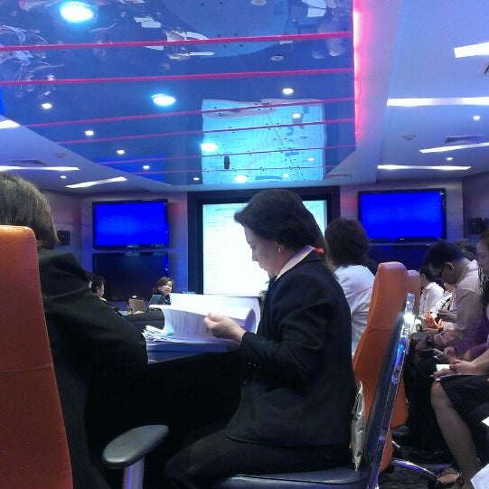 Photos At War Room Meeting Cattelecom หล กส 0 Tips