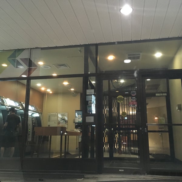 Caisse populaire Desjardins Bank in Fabreville