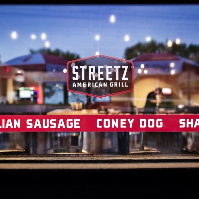 10/1/2015에 tim m.님이 STREETZ American Grill에서 찍은 사진