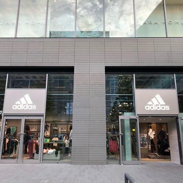 アディダス ブランド コアストア 二子玉川 Setagaya Da Spor Gerecleri Magazasi