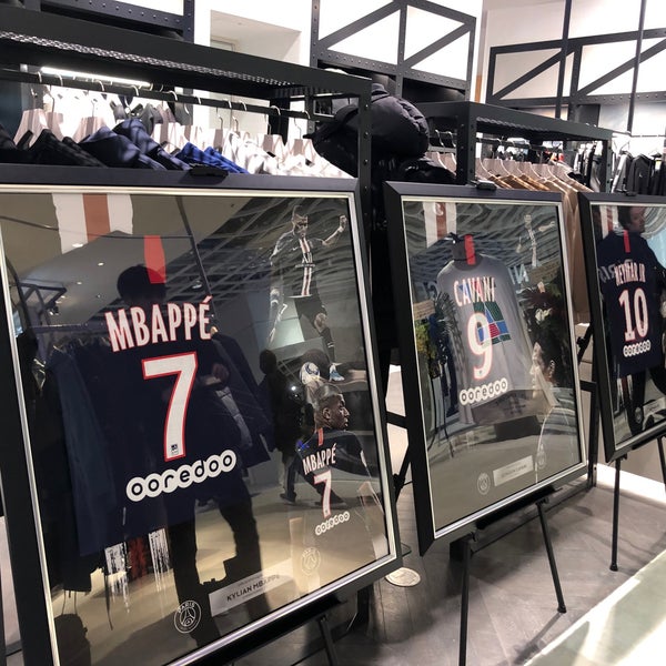 Paris Saint Germain Store 宇田川町 0 Tips