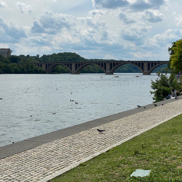 Photo taken at Georgetown Waterfront Park by 🏝 on 6/1/2021