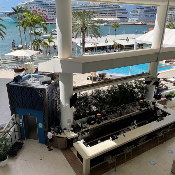 Foto diambil di Renaissance Aruba Resort &amp; Casino oleh Baris W. pada 1/3/2021