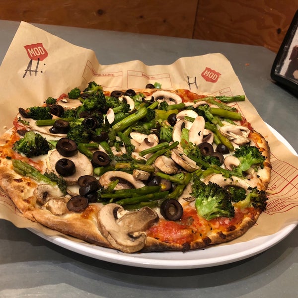 5/5/2018 tarihinde A27ziyaretçi tarafından MOD Pizza'de çekilen fotoğraf