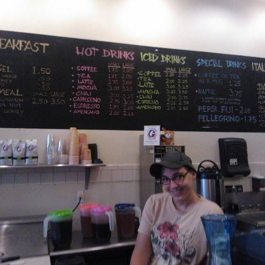 7/19/2012 tarihinde Paul N.ziyaretçi tarafından Philly&#39;s Cafe'de çekilen fotoğraf