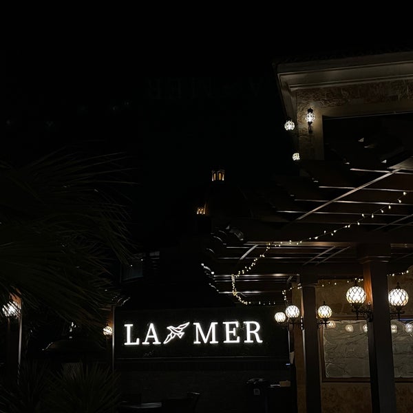 รูปภาพถ่ายที่ La Mer Lounge โดย Saleh เมื่อ 3/29/2024