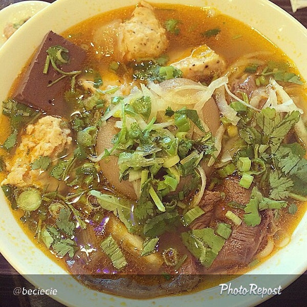 Foto scattata a Hue Oi - Vietnamese Cuisine da Dao T. il 10/15/2014