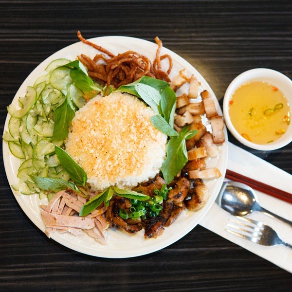 Das Foto wurde bei Hue Oi - Vietnamese Cuisine von Dao T. am 4/24/2015 aufgenommen
