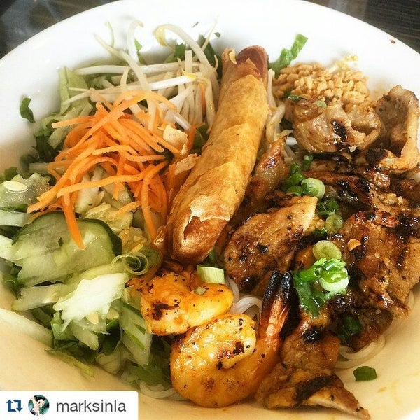 รูปภาพถ่ายที่ Hue Oi - Vietnamese Cuisine โดย Dao T. เมื่อ 8/24/2015