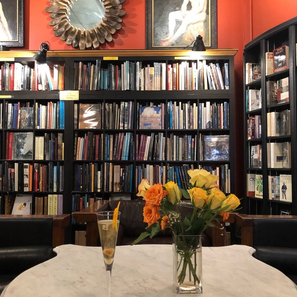 Photo taken at Battery Park Book Exchange And Champagne Bar by H on 7/29/2019
