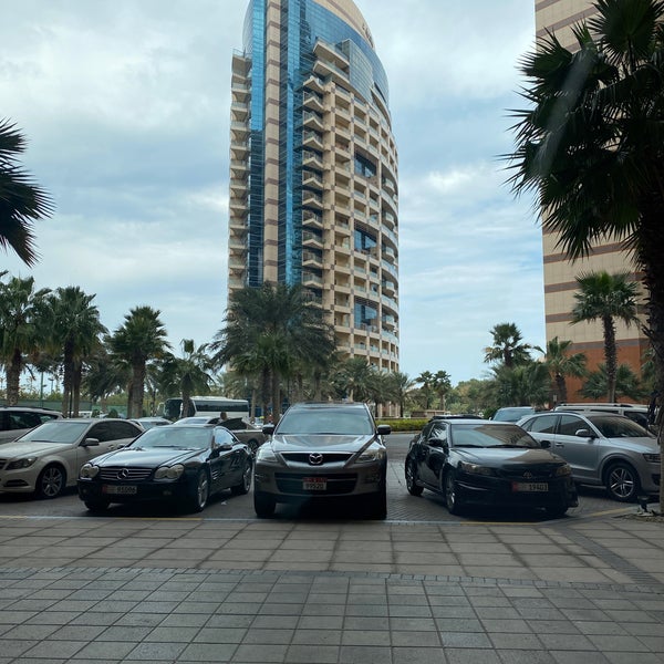 Khalidiya Palace Rayhaan by Rotana - 48 tips