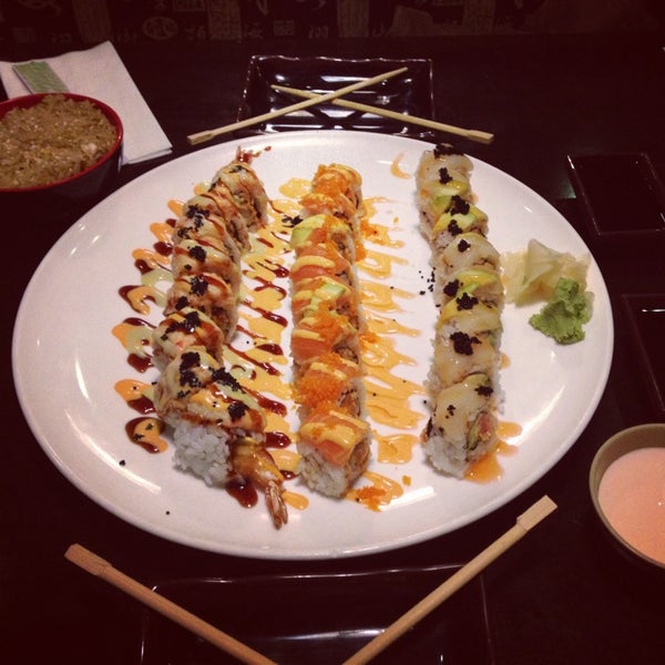 รูปภาพถ่ายที่ Tokyo Sushi &amp; Hibachi โดย Danielle B. เมื่อ 1/2/2014