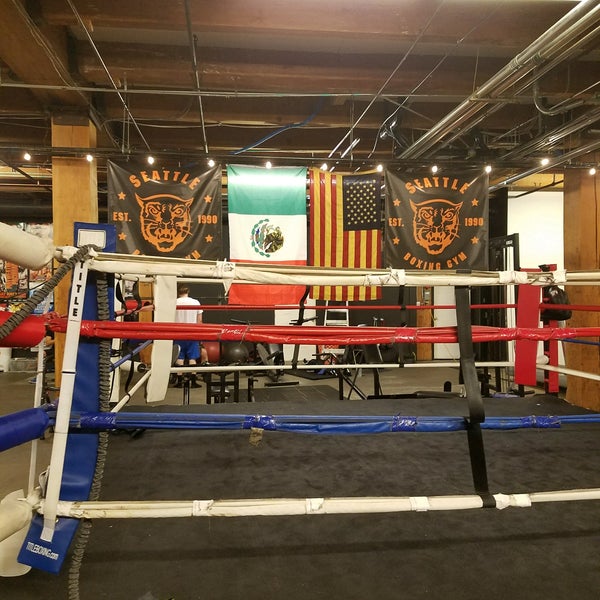 Foto tomada en Seattle Boxing Gym  por Sam G. el 10/6/2017