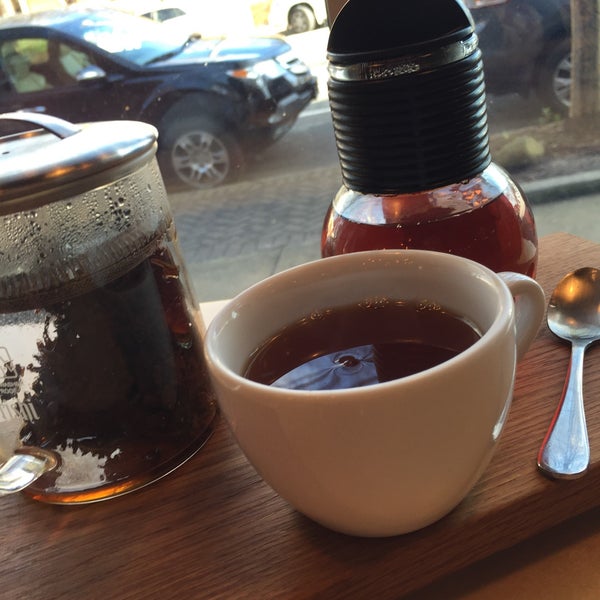 Foto tirada no(a) Taproom Coffee por Gwen M. em 1/17/2016