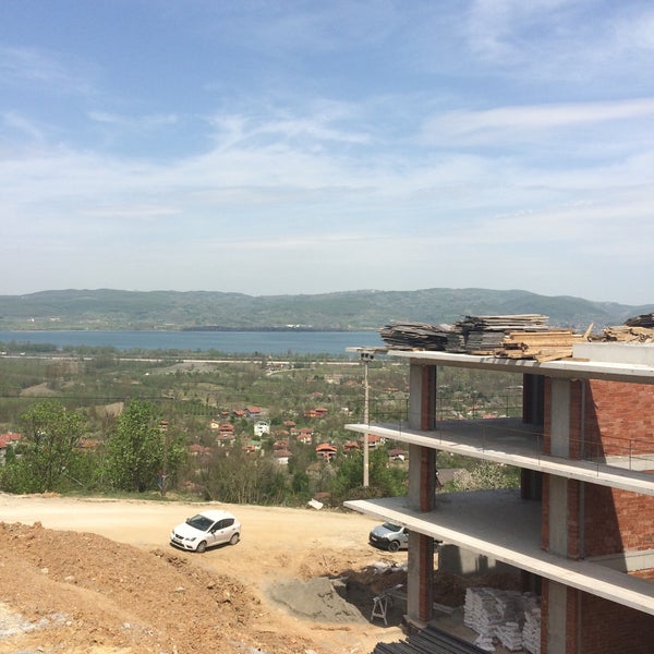 Foto tirada no(a) Sapanca Hills Residence por Aslı Ö. em 4/18/2015