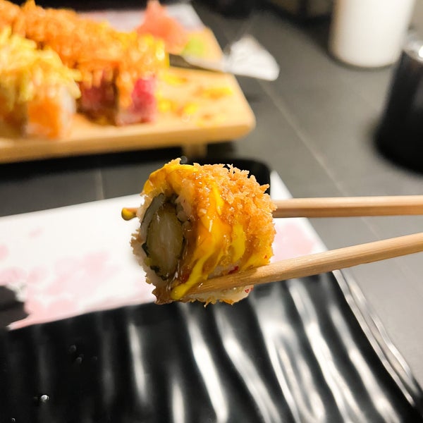 รูปภาพถ่ายที่ Finding Sushi โดย M เมื่อ 5/17/2024