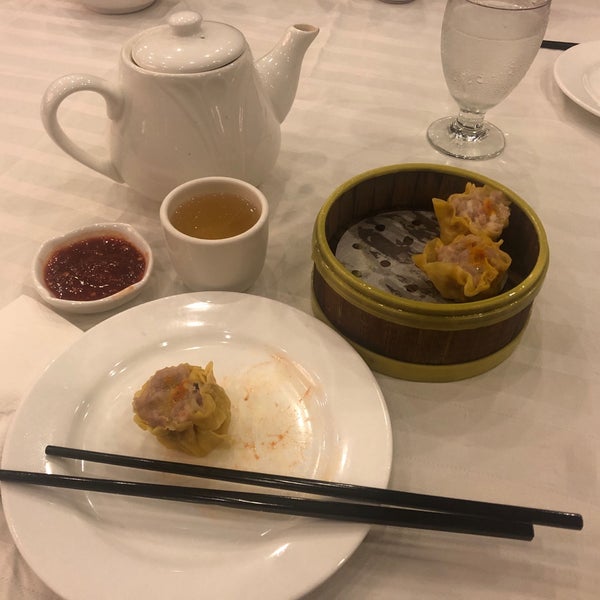 Photo taken at Jing Fong Restaurant 金豐大酒樓 by Sadrettin A. on 8/3/2019