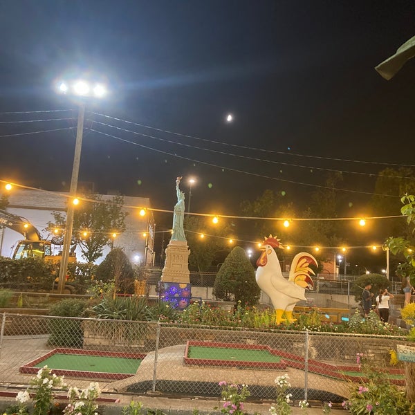 Novelty Golf & Games Mini Golf Course in Lincolnwood