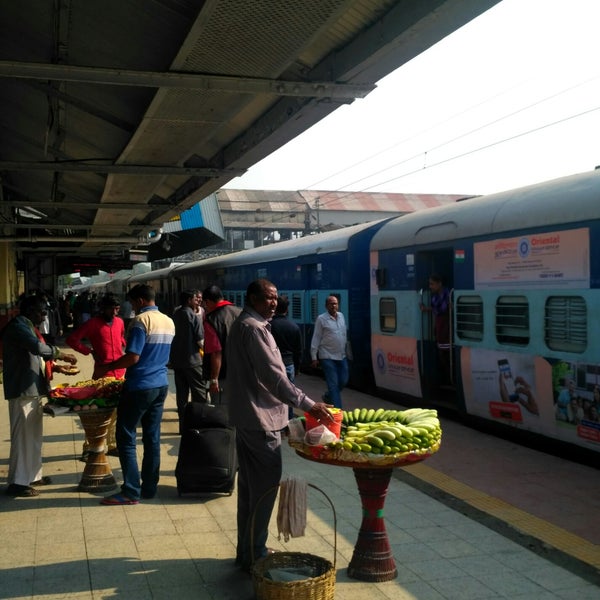 Photo taken at Mughalsarai Railway Station by Rahul B. on 11/22/2018