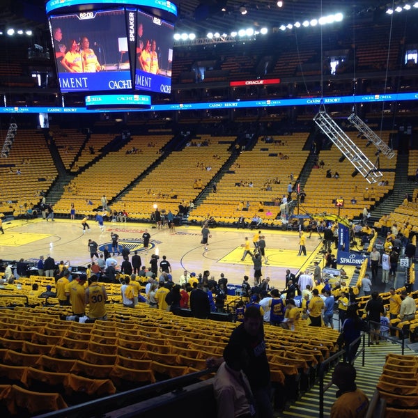 5/12/2013 tarihinde Laura S.ziyaretçi tarafından Oakland Arena'de çekilen fotoğraf