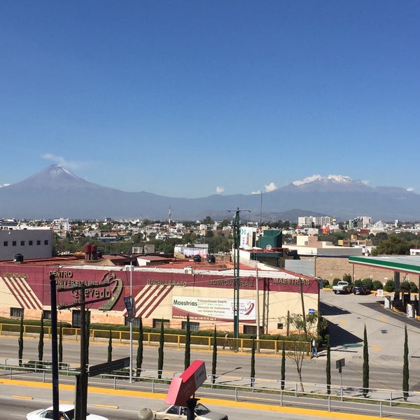 Photo taken at Courtyard by Marriott Puebla Las Animas by Javier G. on 11/21/2016