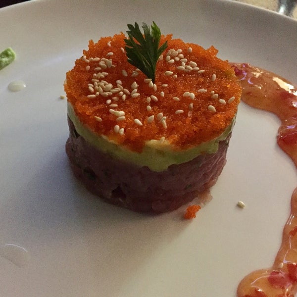 Tartar de Avocado e Atum... Só bom... faltou um tempero...