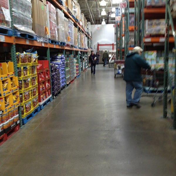 Costco Westbury'da İndirimli Depo Mağazası