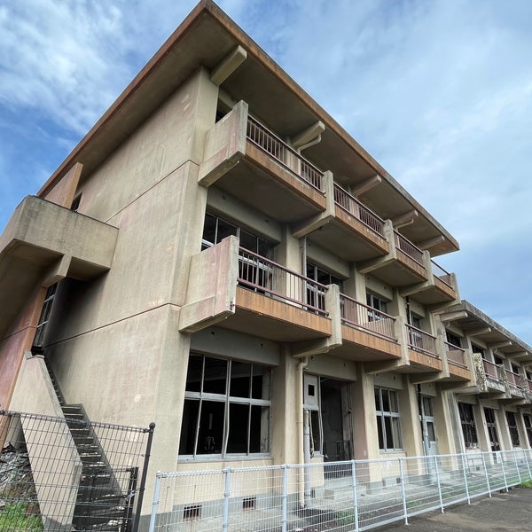 Photos At 旧大野木場小学校被災校舎 Historic Site In 南島原市