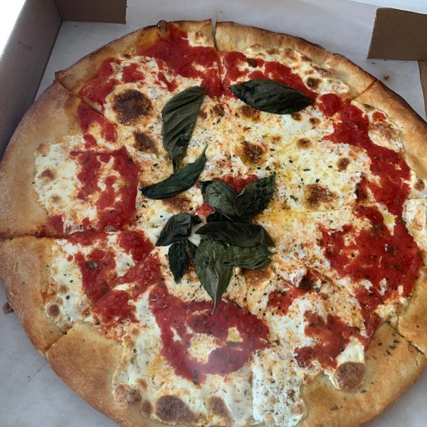 Das Foto wurde bei Patsy&#39;s Pizzeria von Melina M. am 7/6/2020 aufgenommen