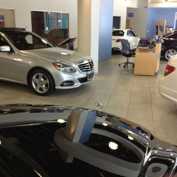 6/14/2013에 Avraham Avi M.님이 Silver Star Motors, Authorized Mercedes-Benz Dealer에서 찍은 사진