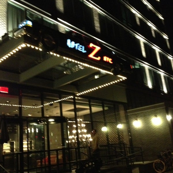 รูปภาพถ่ายที่ Z NYC Hotel โดย Avraham Avi M. เมื่อ 5/27/2013