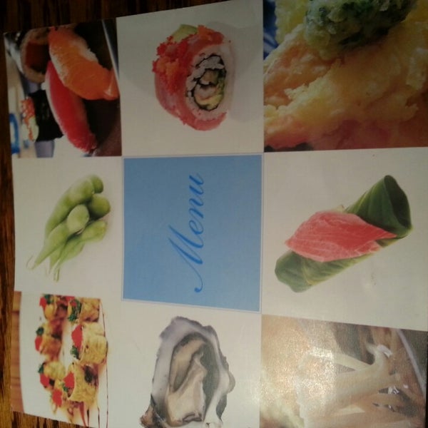 รูปภาพถ่ายที่ Fontana Sushi โดย Jocelyn C. T. เมื่อ 9/21/2013