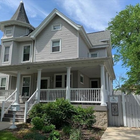 King Rhodes Realty