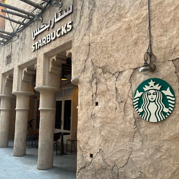 Foto tomada en Starbucks  por ♉️ el 9/26/2023